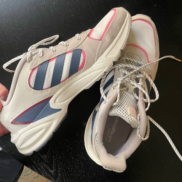 Size 9.5 - adidas 90s Valasion Tech Ink 2019 - Picture 3 of 4